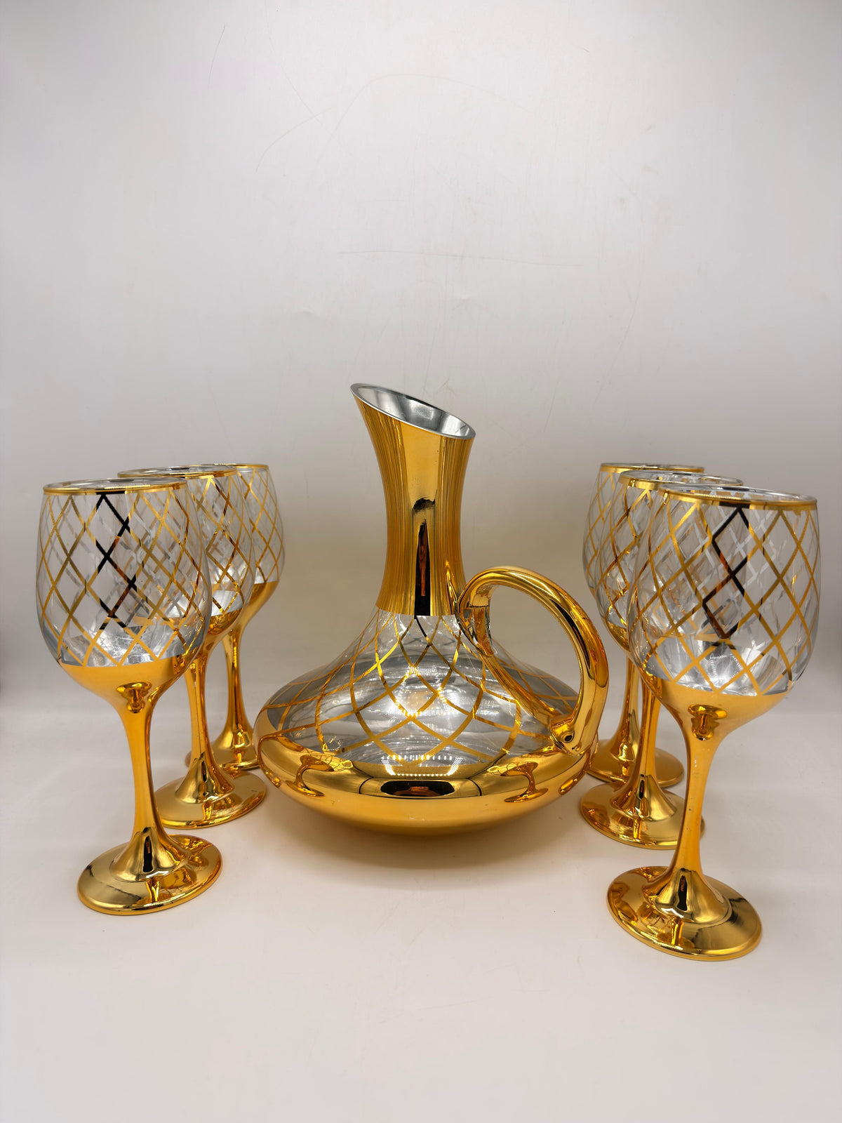 6 Wine Goblets with Diamond Pattern 52/L7