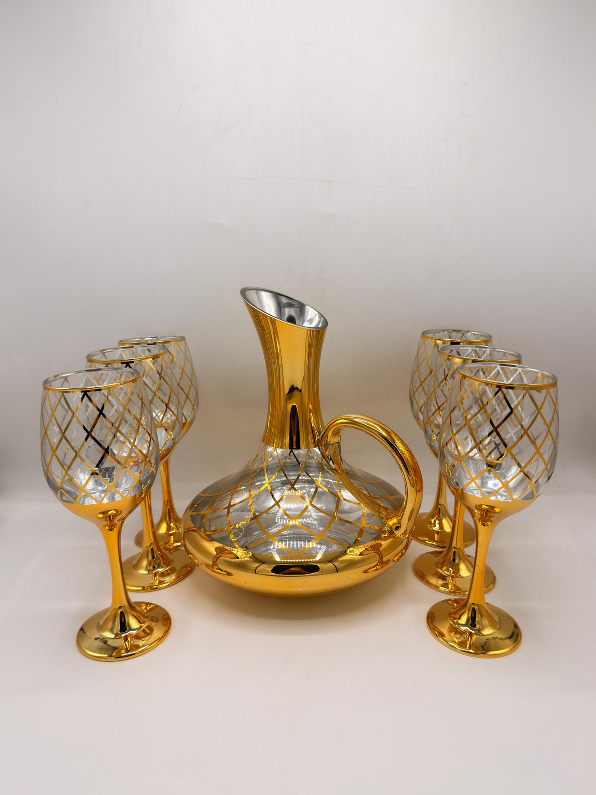 6 Wine Goblets with Diamond Pattern 52/L7