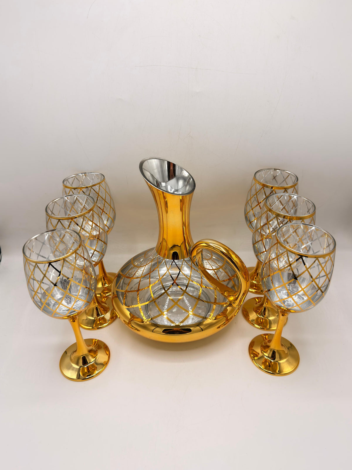 6 Wine Goblets with Diamond Pattern 52/L7