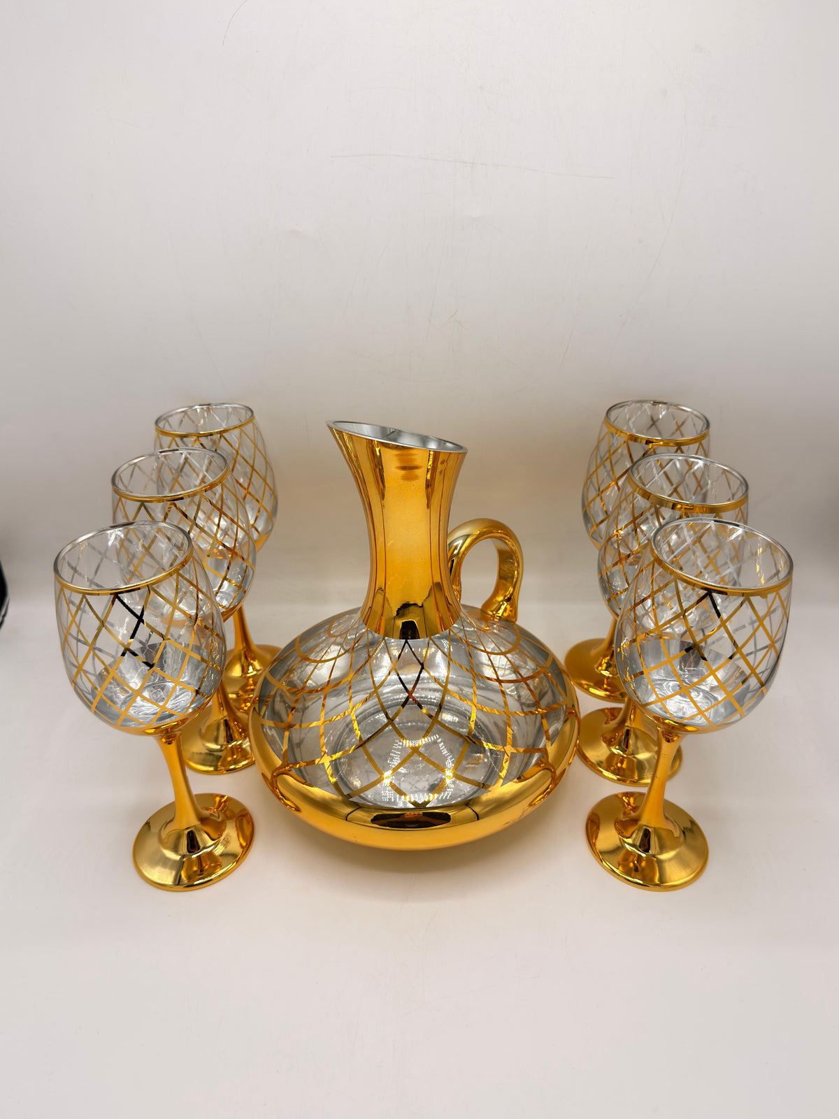 6 Wine Goblets with Diamond Pattern 52/L7
